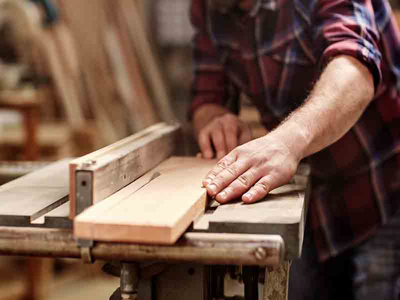 Comment choisir un bon menuisier pour ses travaux ? La Bourboule
